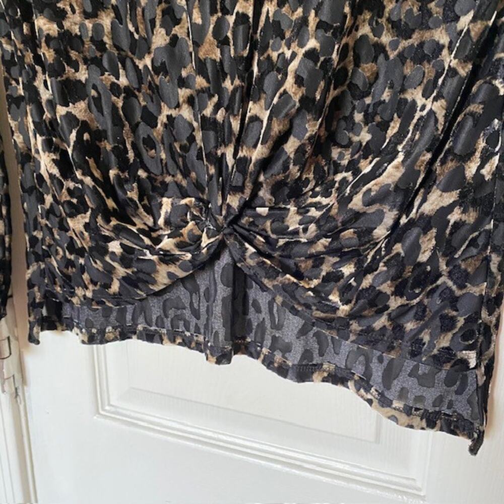 Karen Kane Lifestyle Petite Velvet Burnout Twist Front Top Animal Print Women XS - Picture 5 of 11
